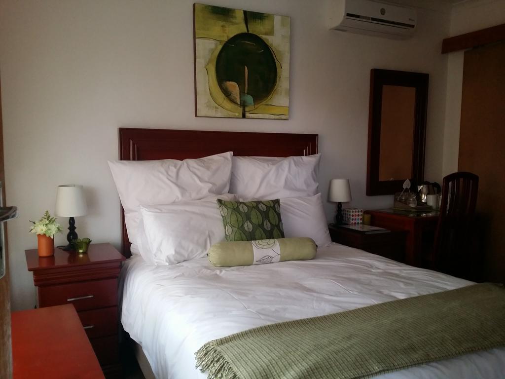 Alicia'S B&B Roodepoort Exterior photo