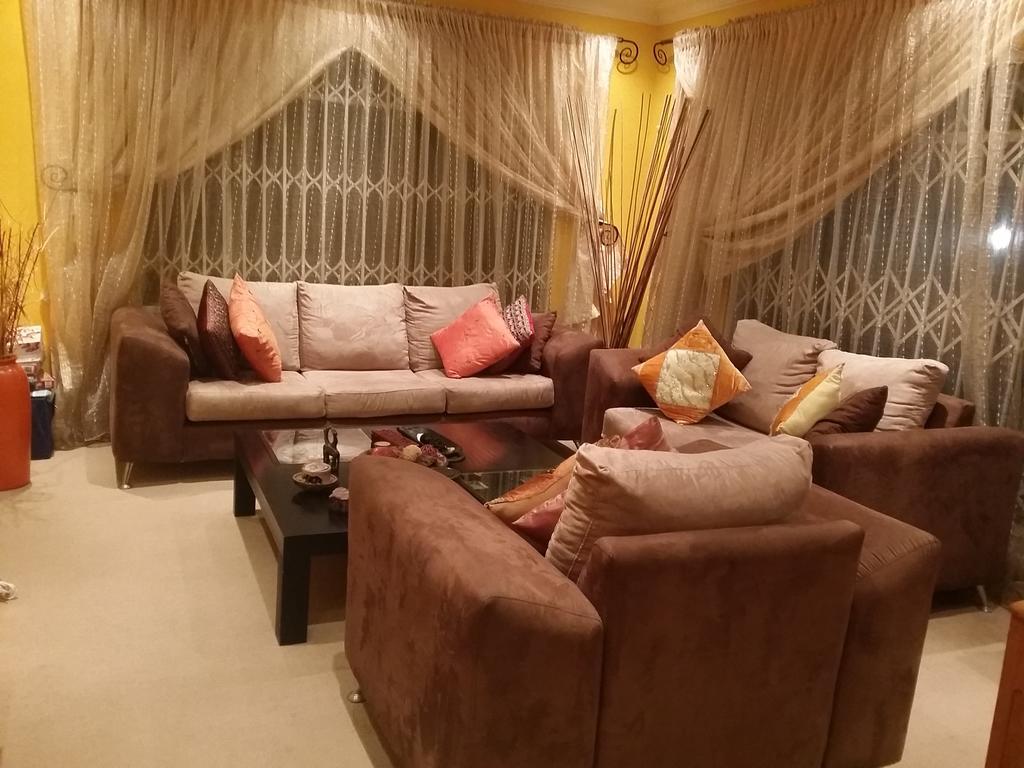 Alicia'S B&B Roodepoort Exterior photo