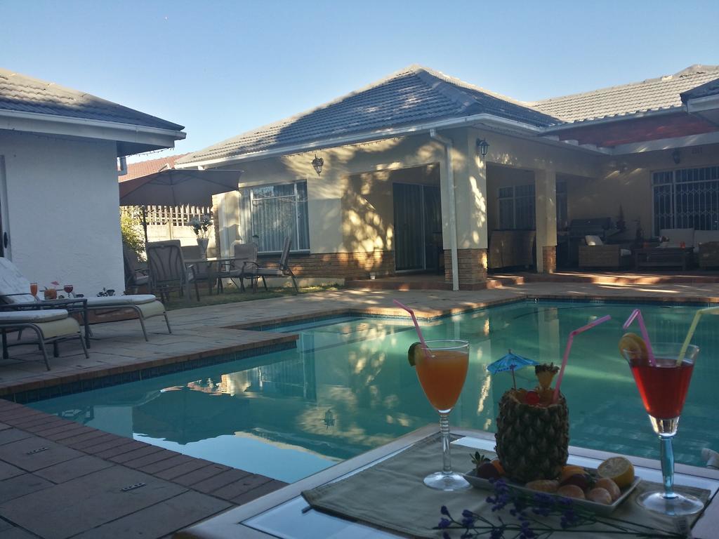 Alicia'S B&B Roodepoort Exterior photo